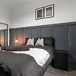 Lovely Moseley Studio- 4