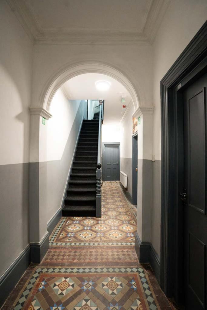 Lovely Moseley Studio- 4 Apartment