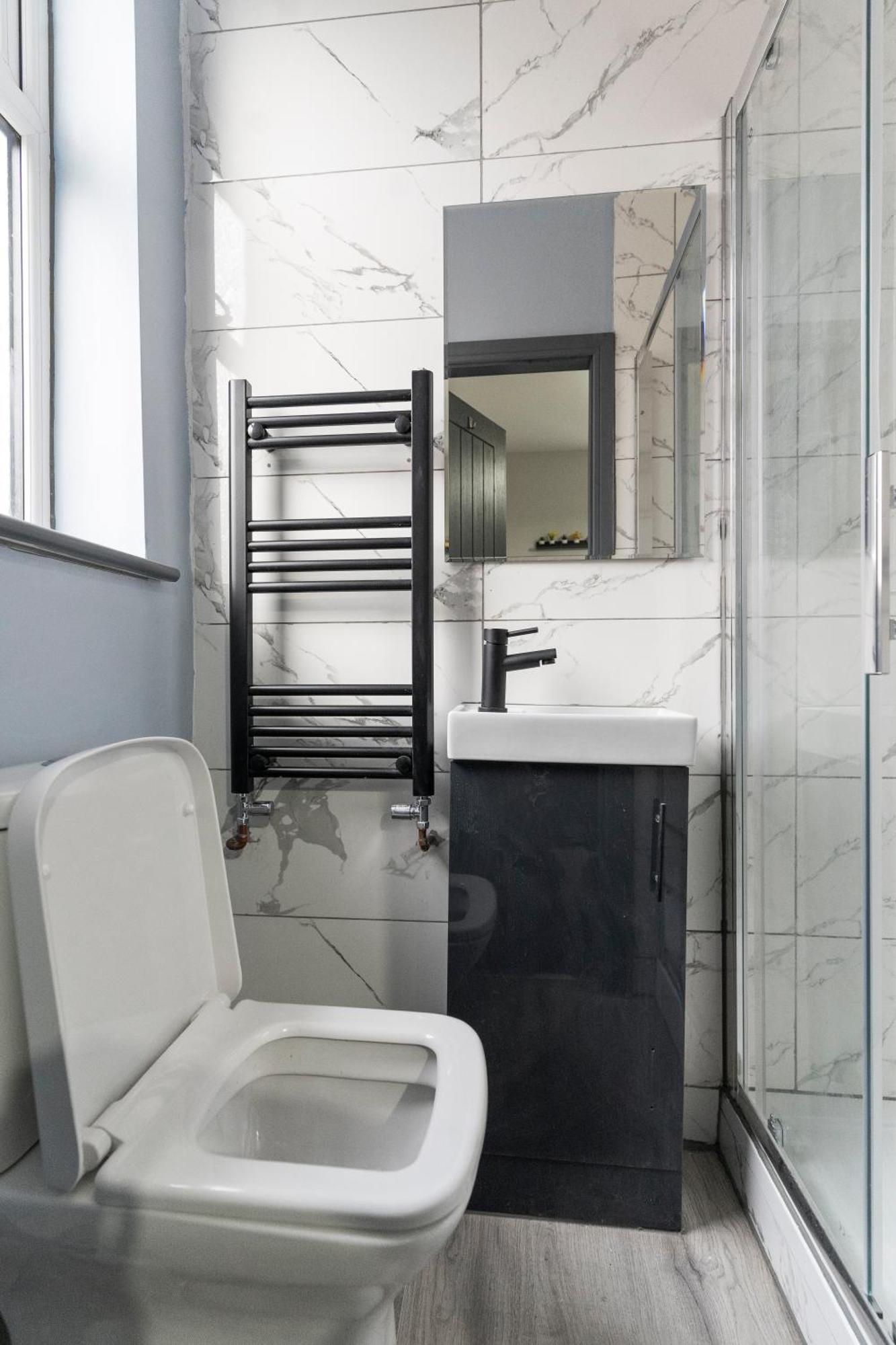 Lovely Moseley Studio- 4 Apartment